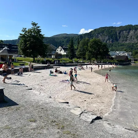Pen Ved Hardangerfjorden Norheimsund